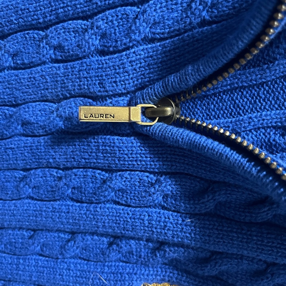 Lauren by Ralph Lauren Wonen’s Blue Cable Knit Sweater - Picture 4 of 6